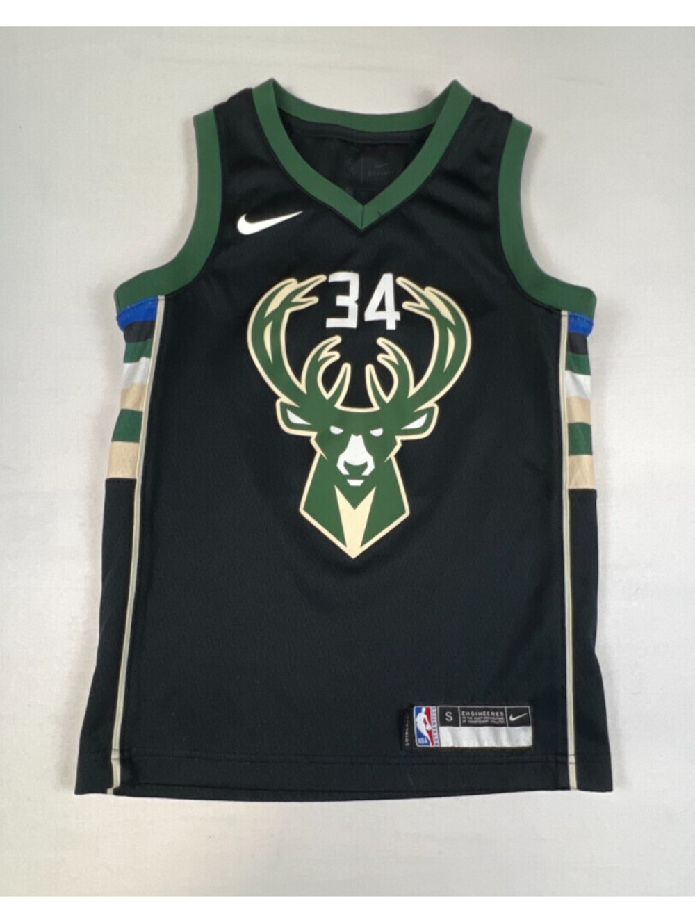 Nike Milwaukee Bucks Giannis Antetokounmpo 34 Swingman Jersey Youth Size S